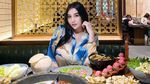 10 Momen Kulineran Pamela Safitri yang Bahagia Dapat THR Alphard