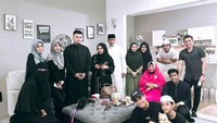 Kebersamaan mereka dan keluarga. Foto: Instagram