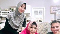 Ini dia salah satu momen Adiba dan Egy Maulana rayakan Lebaran bareng. Foto: Instagram