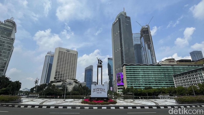 Begini kondisi sejumlah ruas jalan di Jakarta yang nampak lengang, Senin (2/5/2022). Diketahui sekitar 7 juta warga DKI Jakarta berangkat mudik.