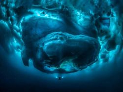 Jangan Lihat Kalau Megalophobia! Benda Ini Bikin Manusia Seukuran Semut