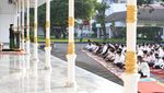 Foto-foto Jokowi Salat Id di Istana Kepresidenan Yogyakarta