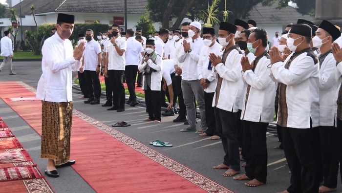 Presiden Joko Widodo (Jokowi) merayakan momen Lebaran tahun ini di Yogyakarta. Jokowi salat Id di Istana Kepresidenan Gedung Agung Yogyakarta.