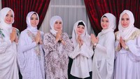 Cita Citata bersama keluarganya. Foto: Instagram