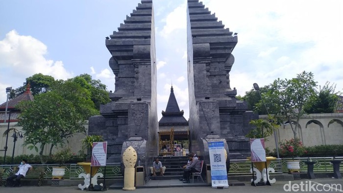 Gerbang Makam Bung Karno