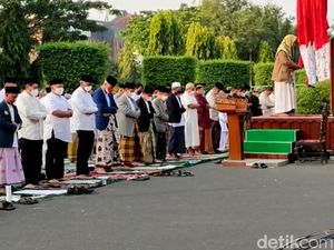 Ganjar Salat Id di Simpang Lima Semarang: Ini Kebahagiaan Kita Semua