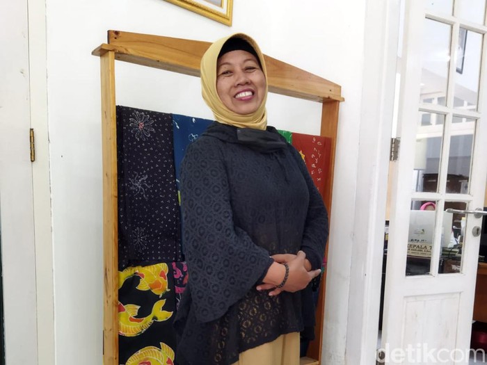 Guru SMAN 21 Endah Rahaju