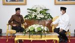 Momen Saling Hormat Jokowi dan Prabowo saat Silaturahmi Lebaran