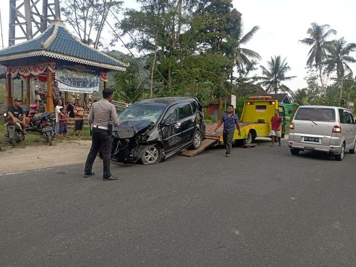 Kecelakaan mobil di Pacitan