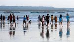 Libur Lebaran, Pantai Kuta Bali Ramai Wisatawan
