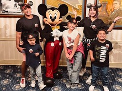 Potret Bahagia Nia Ramadhani & Ardie Bakrie Libur Lebaran di AS Setelah Bebas