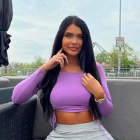 Model bernama Lisa Del Piero membuat pernyataan yang mengejutkan. Dia mengaku lebih memilih sex toy dibanding pria. Foto: dok. Instagram