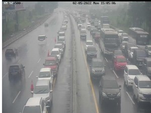 Tol Layang MBZ Arah Cikampek Sementara Diberlakukan Buka Tutup