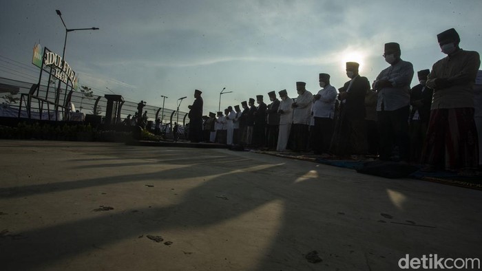 Melihat Lagi Padatnya Jemaah Salat Id di JIS