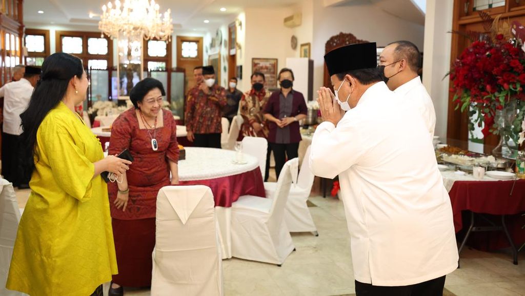 Potret Keakraban Prabowo, Mega dan Puan Saat Lebaran