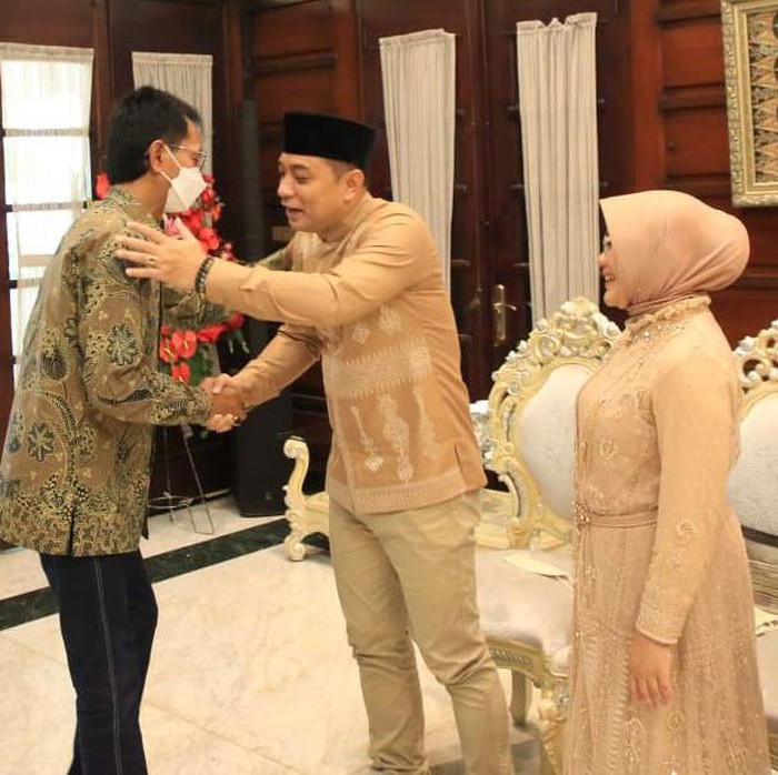 Momentum lebaran 1 Syawal 1443 Hijriah  PDIP Surabaya menyampaikan ucapan selamat Hari Raya Idul Fitri kepada seluruh umat muslim