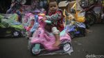 Pasar Gembrong Diserbu Anak-anak di Hari Lebaran
