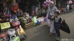 Pasar Gembrong Diserbu Anak-anak di Hari Lebaran