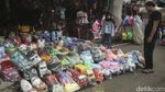 Pasar Gembrong Diserbu Anak-anak di Hari Lebaran