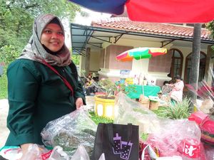 Senangnya Penjual Bunga di TMP Kalibata Untung Jutaan Saat Lebaran
