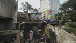 Potret Lebaran di Tenda Pengungsian Korban Kebakaran Pasar Gembrong