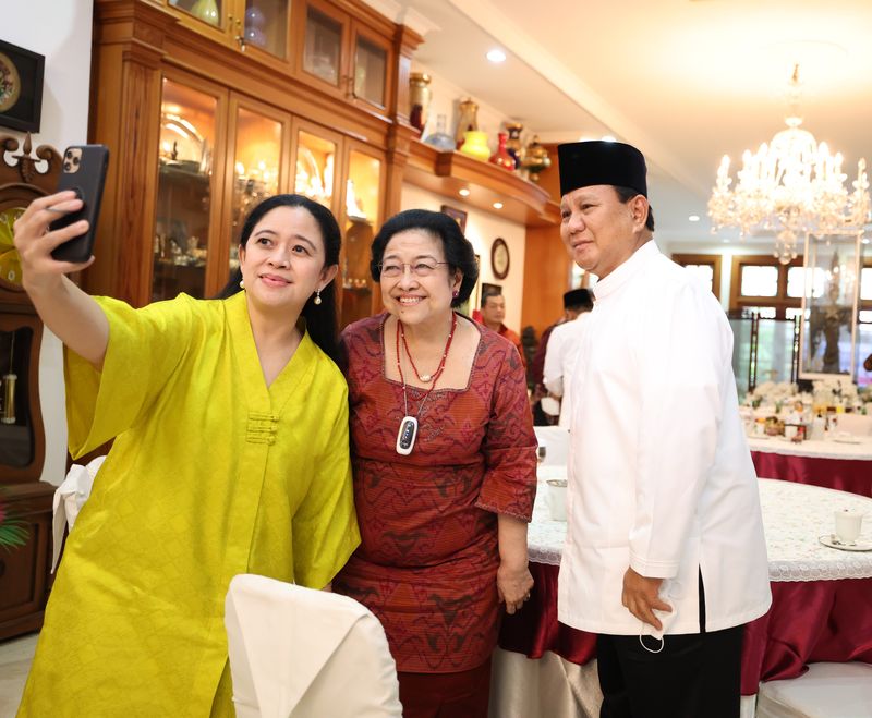 Puan, Megawati, dan Prabowo selfie usai silaturahmi di Teuku Umar