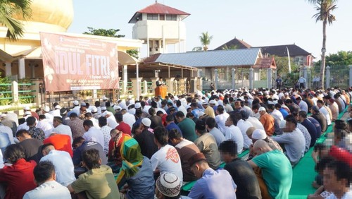 Pemberian remisi kepada napi saat Idul Fitri 1443 hijiriah. (Dok. Kanwil Kemenkumham Bali)