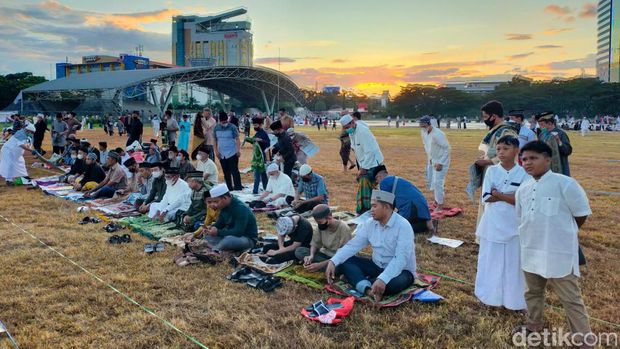 Salat Idul Fitri di Lapangan Karebosi Makassar, Sulsel.