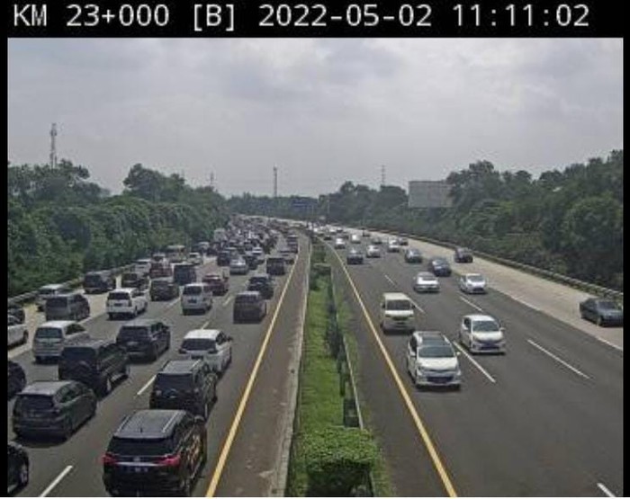 Screenshot CCTV Tol Jagorawi pada 2 Mei 2022 (dok. Aplikasi Travoy)