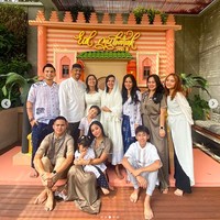 Gaya berseragam Rachel Vennya dan mantan suaminya langsung mengundang reaksi positif netizen. Bahkan tak sedikit yang mendoakan mereka untuk rujuk kembali. (Foto: Instagram/@rachelvennya)