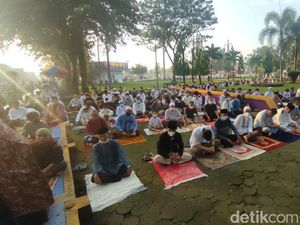 Ribuan Warga Ciamis Salat Id di Alun-alun, Bupati: Awal Kebangkitan