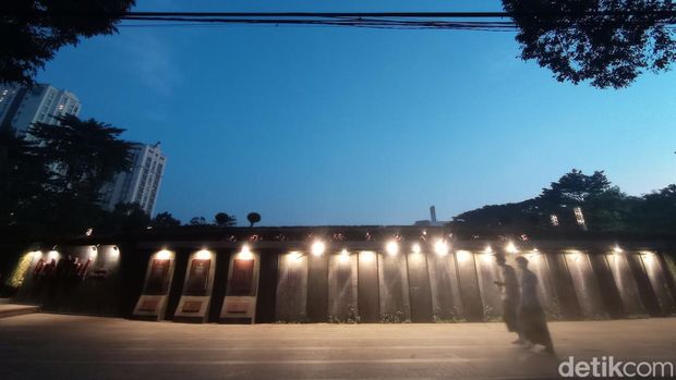 Suasana jelang salat Id di Lapangan Gasibu.