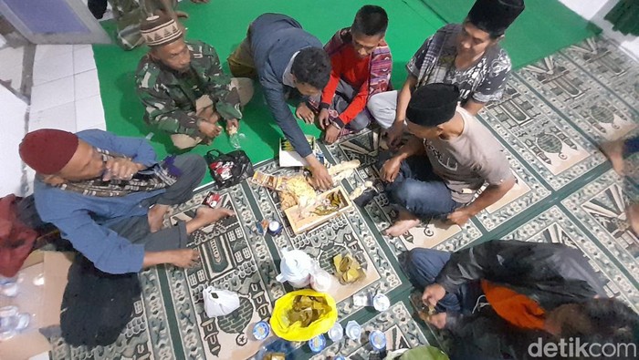 Suasana malam Idul Fitri di Dusun Ciseda.