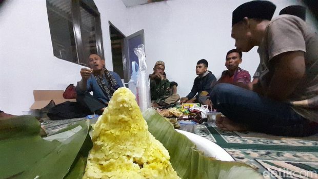 Suasana malam Idul Fitri di Dusun Ciseda.