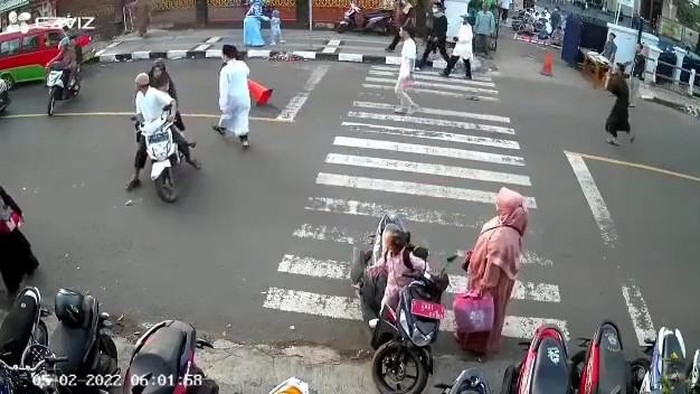 Tangkapan layar pemotor ugal-ugalan.