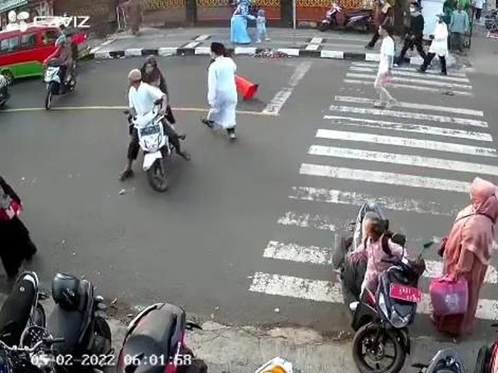 Tangkapan layar pemotor ugal-ugalan.
