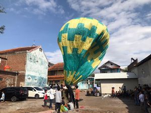 Ngapungkeun Balon, Tradisi Unik Warga Garut Setiap Lebaran
