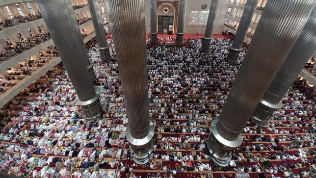 Wapres Ma'ruf Amin hadir Salat Id