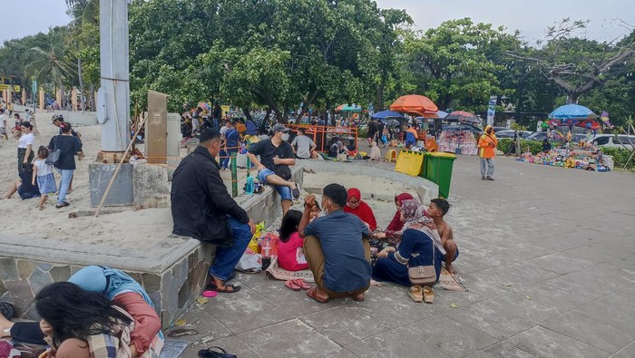 Warga kunjungi Ancol, Jakut di hari pertama lebaran 2022