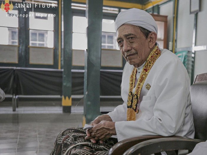 Abdi Dalem Pengulon Keraton Jogja, Kanjeng Raden Tumenggung (KRT) Zhuban Hadiningrat. Foto diunggah Selasa (3/5/2022).