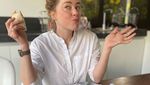 Amber Heard Hobi Masak, Ini 10 Aksinya di Dapur