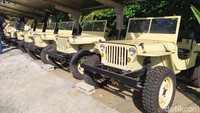 Pengelola sengaja membuat track yang dibuat khusus untuk mini jip ini.  