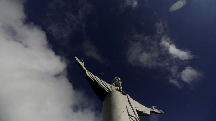 Brasil membangun patung baru yang lebih tinggi daripada patung Christ the Redeemer yang terletak di Rio de Janeiro.