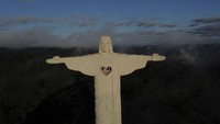 Patung ini dibangun di bukit Morro das Antenas dan baru bisa dikunjungi secara bebas oleh publik pada 2023.
