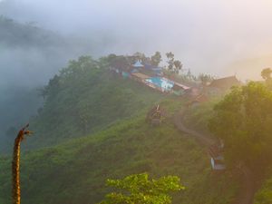 Negeri di Atas Awan Bukit Panyangrayan Tasikmalaya