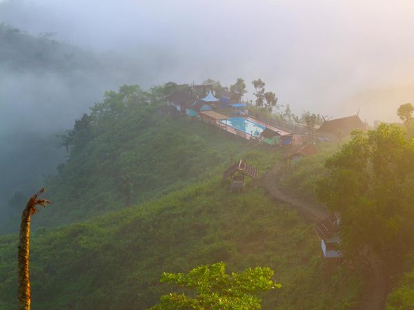 Negeri di Atas Awan Bukit Panyangrayan Tasikmalaya
