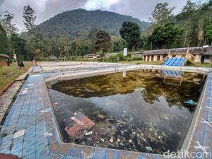Onsen Primadona dari Bandung Itu Kini Tak Terurus