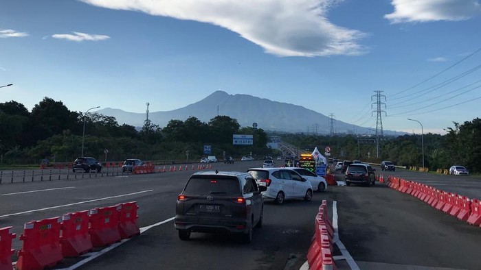 Contraflow yang diberlakukan di Tol Jagorawi pagi ini (Dok. Jasamarga)