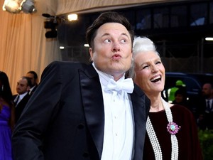 Sidak Rumah Elon Musk, Mamanya: Handuknya Cuma Satu