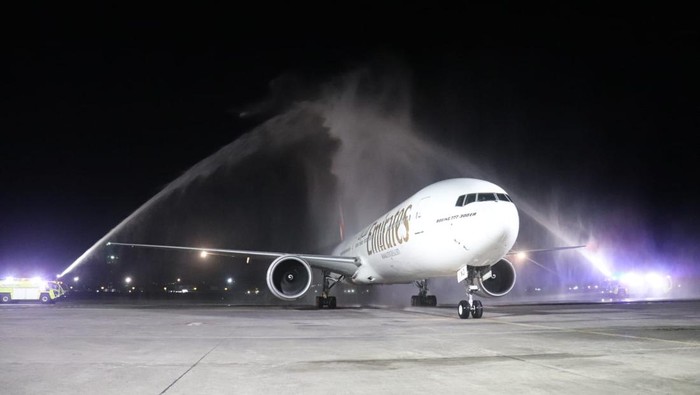Emirates Mendarat di Bali